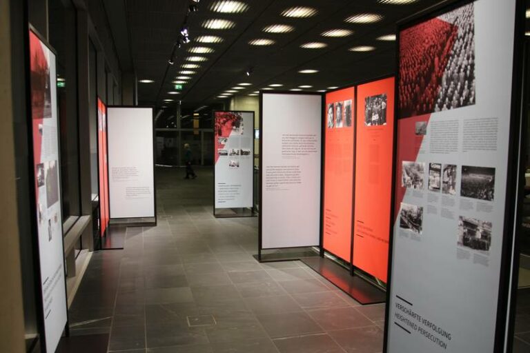 Blick in die Ausstellung vor der Eröffnung © Ständige Konferenz