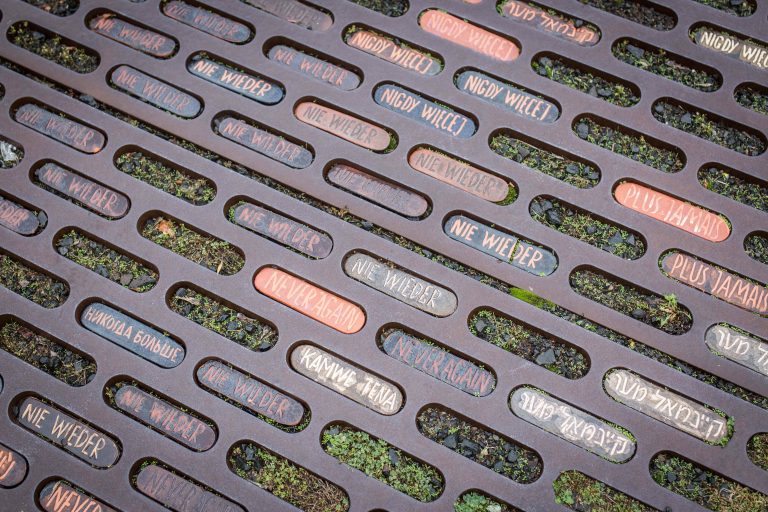 Bahnsteig am Mahnmal »Gleis 17« in Berlin-Grunewald, Foto: Marko Priske Bahnsteig am Mahnmal »Gleis 17« in Berlin-Grunewald, Foto: Marko Priske