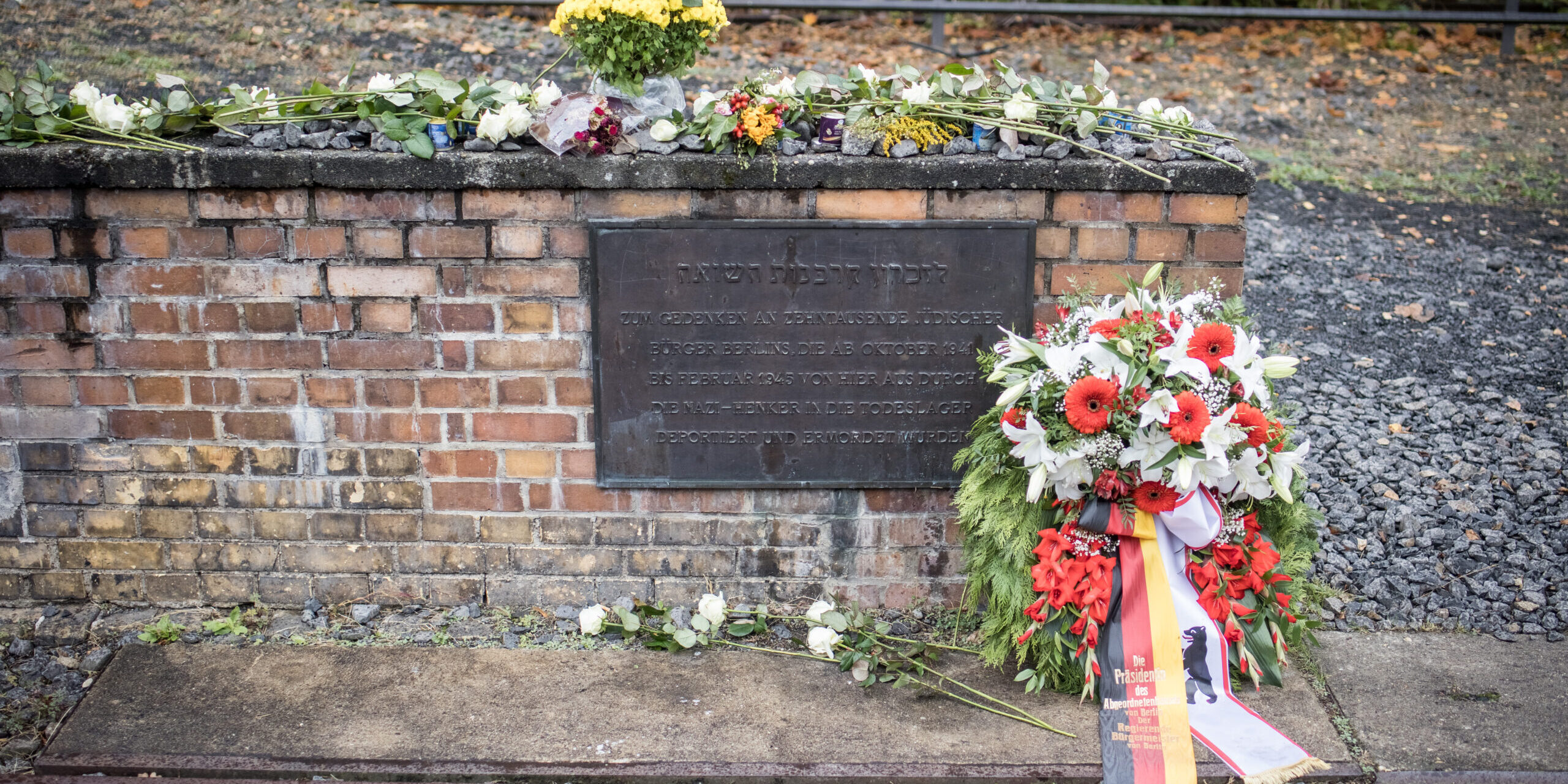 20251016D4807_Gleis17 Gedenken am Mahnmal »Gleis 17« 2025